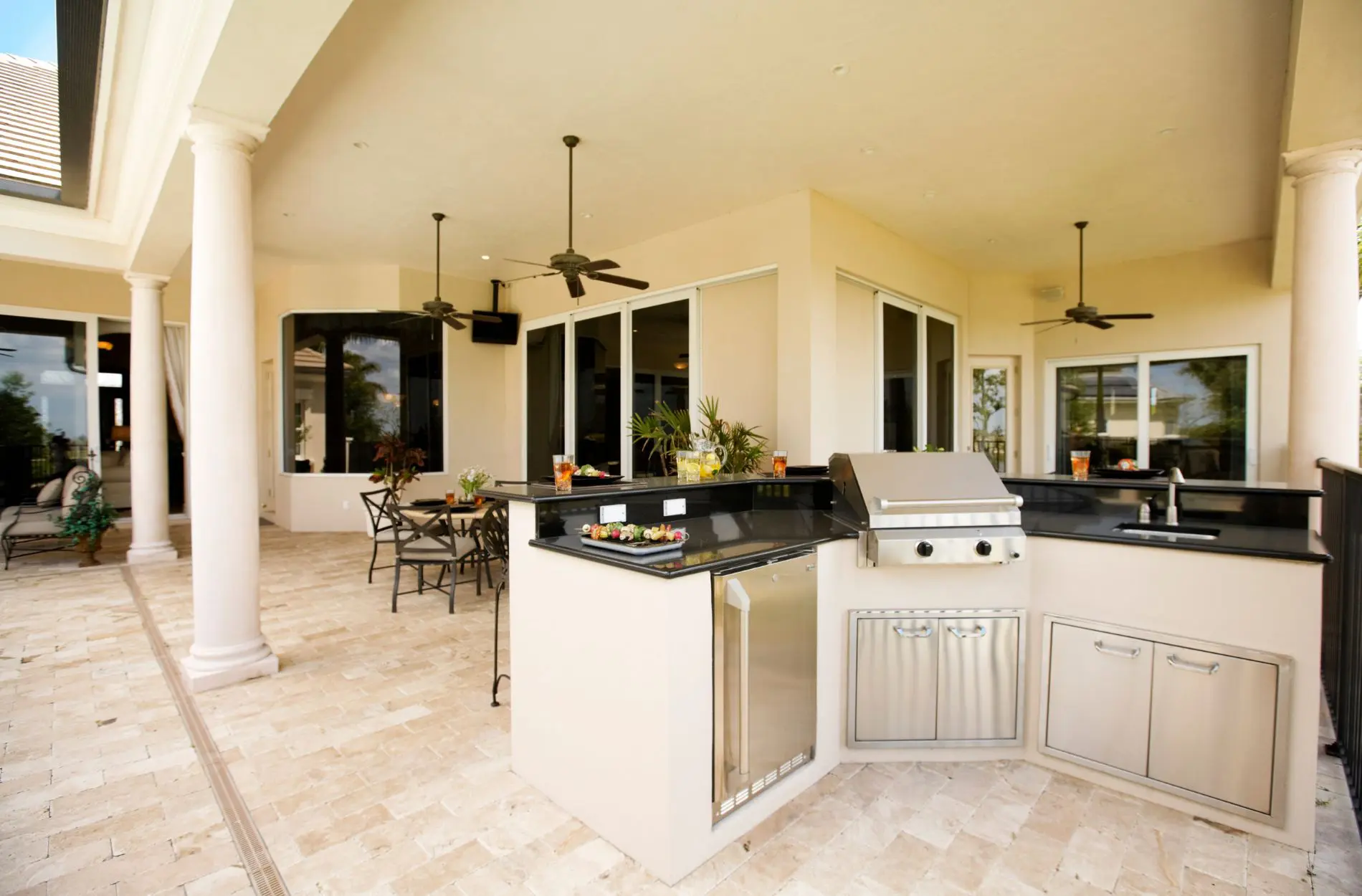 outdoor kitchen