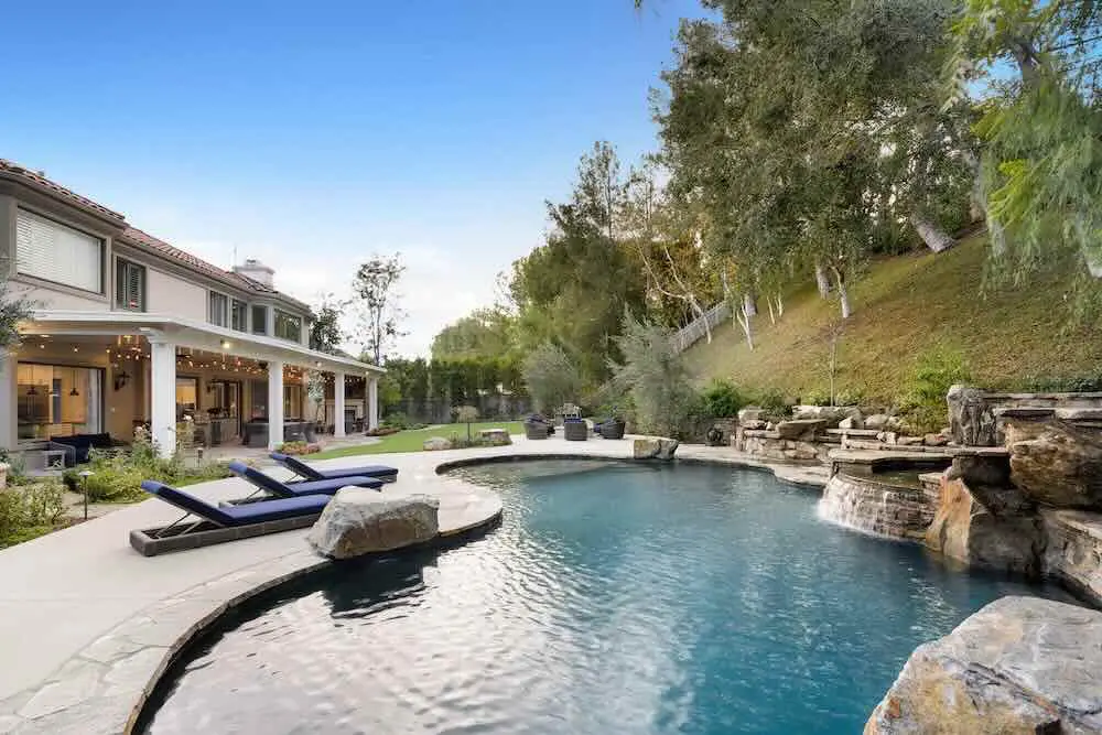 luxury pool landscaping ideas