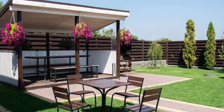 custom backyard pergola